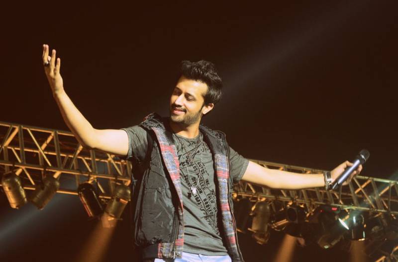 Bravo Atif Aslam! For rescuing girl being harassed at concert