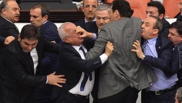 Turkish MPs hurt in brawl over presidential system