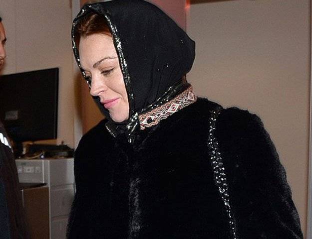 Lindsay Lohan fuelled speculation after spotted wearing hijab