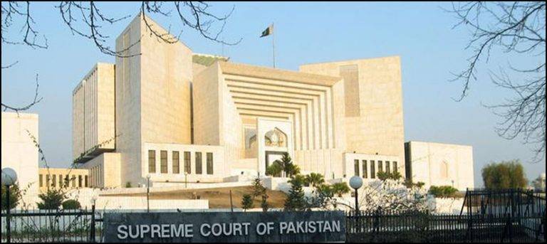 Panamagate Case: SC adjourns hearing till Monday due to Justice Azmat Saeed's ailment