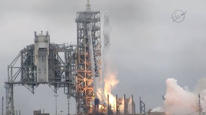 SpaceX Rocket blasts off from historic NASA launch pad