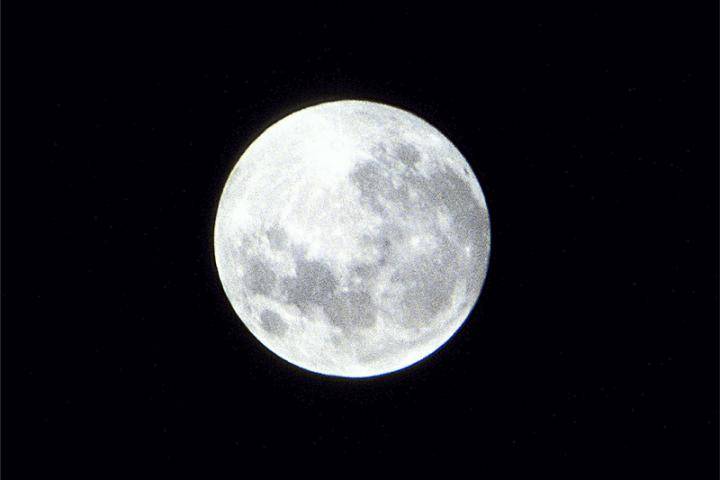 Indian professor claims to meet Indian energy requirements from moon