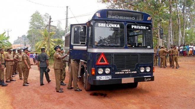 Attack on a Sri Lankan prison bus leaves seven dead