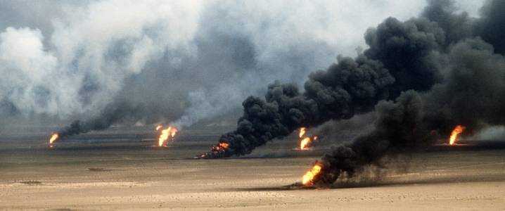 Oil pumping from Iraq's Kirkuk fields stops amid search for explosives