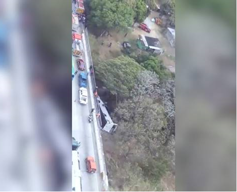 18 killed, 37 injured in Panama in bus crash