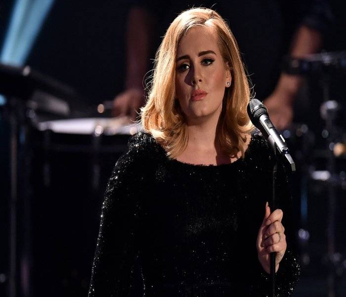 Adele stops performance after fan suffers cardiac arrest