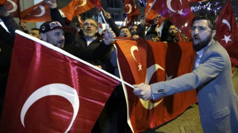 Holland deports Turkish Minister amid diplomatic row with Ankara