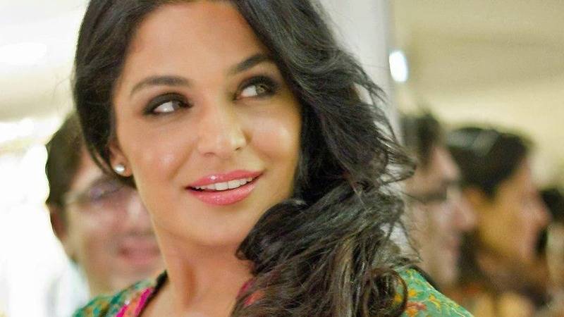 Meera entangles another controversy in Dubai