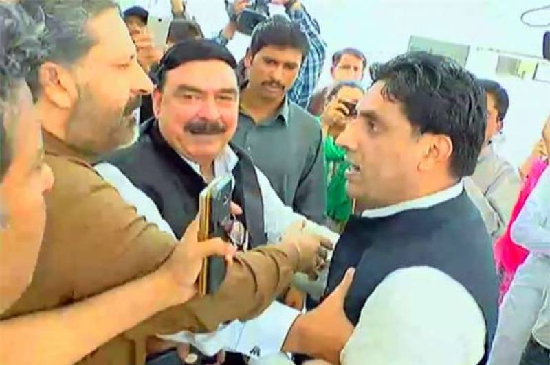 PML-N worker accuses Sheikh Rasheed for not paying borrowing money