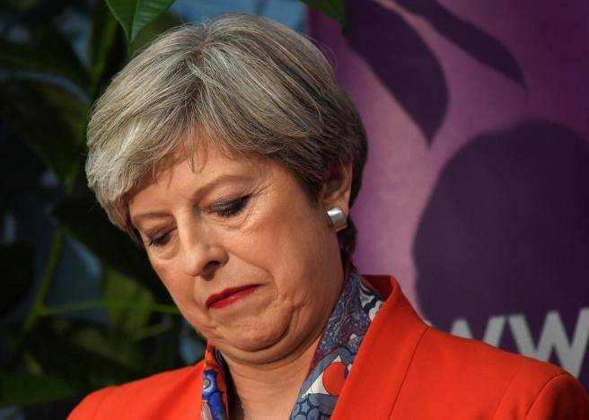 UK election: uncertainty plunges as May tipped to lose majority