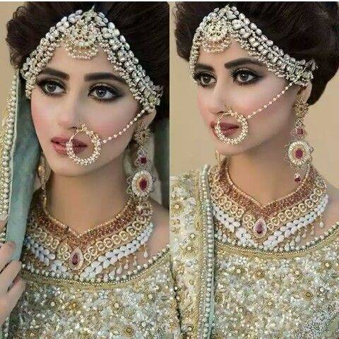Sajal Ali mesmerizes with her pretty doll looks