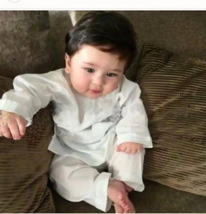 Cute Taimur’s first foreign tour with parents (Pic.)