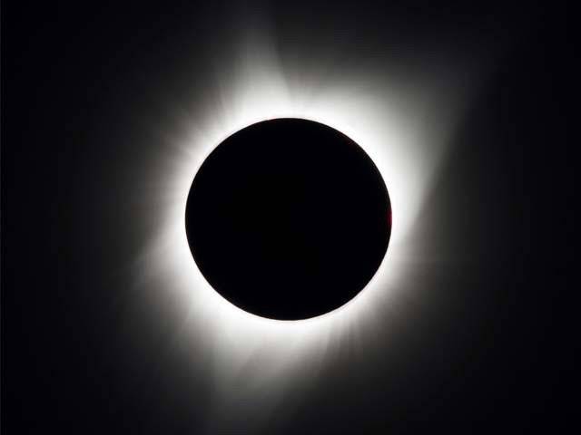 Full solar eclipse in USA (Pics)