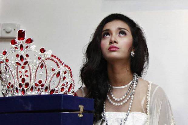 Myanmar beauty queen stripped of her title after Rohingya comment