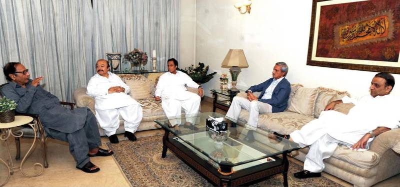 NAB summons PTI’s Aleem Khan and PML-Q’s Ch Shujaat, Pervaiz Elahi
