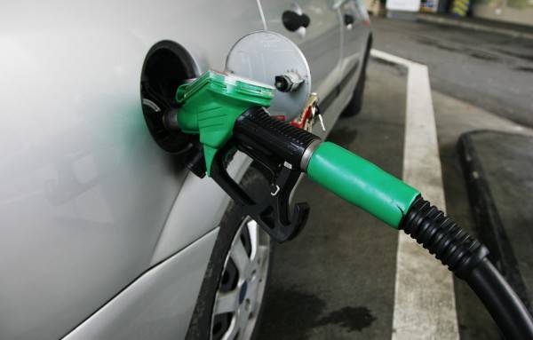 Opposition criticizes govt. for increasing petrol prices  