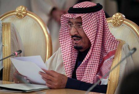 Saudi Arabia sacks top ministers, arrests princes in sweeping purge
