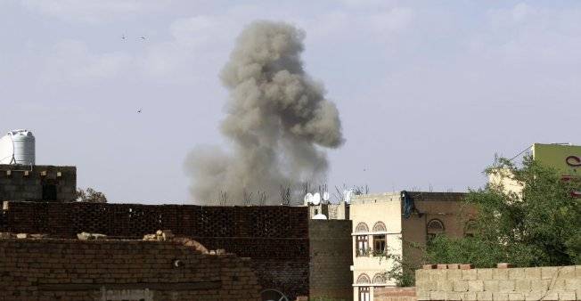 Saudi-led strikes hit defence ministry in Yemen capital