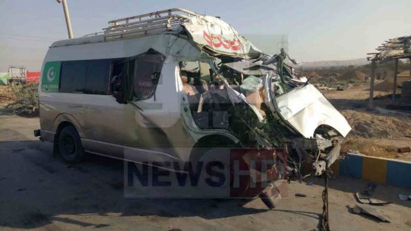 Eight of family killed in road mishap in Jamshoro