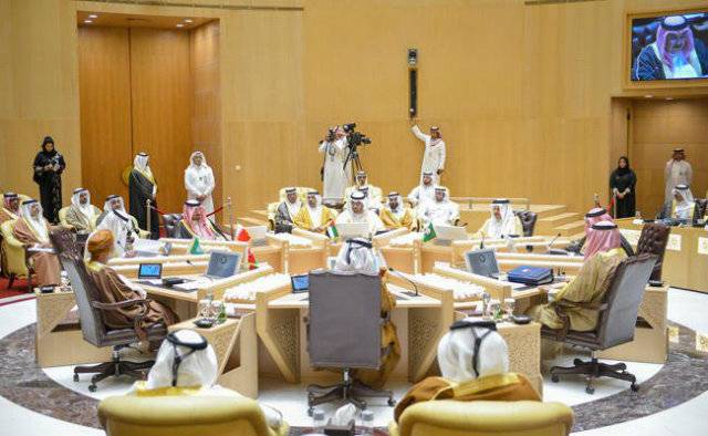 Kuwait invites Qatar to Gulf summit despite Saudi-led boycott