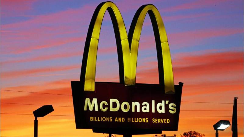 McDonald’s guard forces Muslim student to remove headscarf