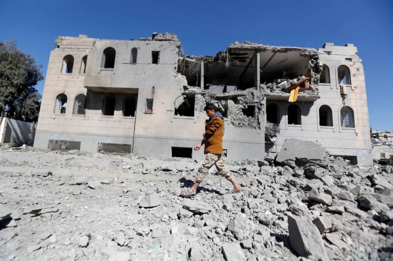 Saudi-led coalition kills 39 in strike on police camp in Yemen capital: witnesses