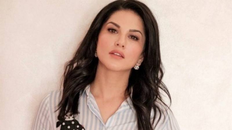 Sunny Leone's jungle picture takes internet by storm