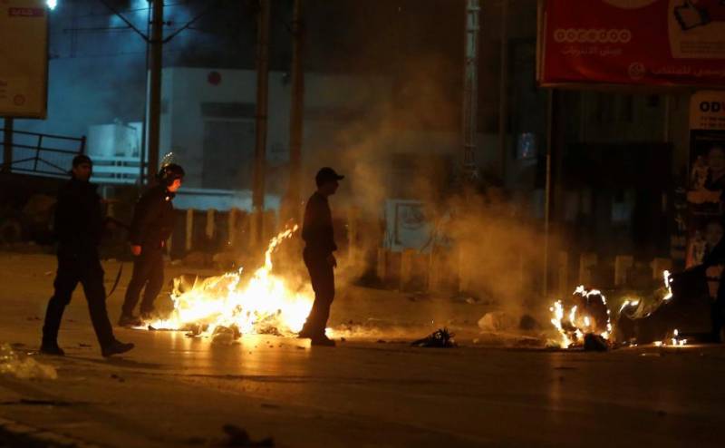Tunisia deploys army in several cities as violent protests intensify
