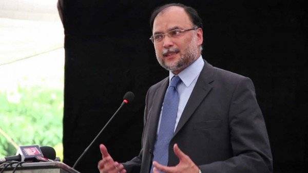 Indian army chief's statement irresponsible: Ahsan Iqbal