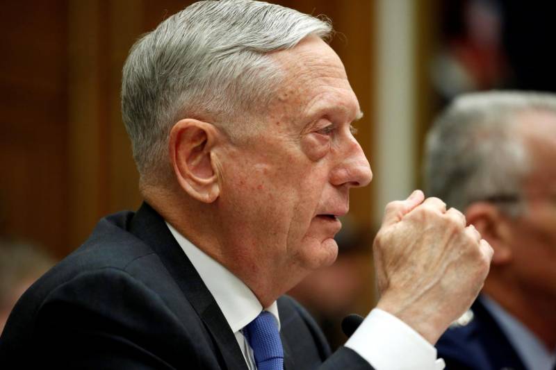 Pentagon chief urges Turkey to stay focused on fighting IS