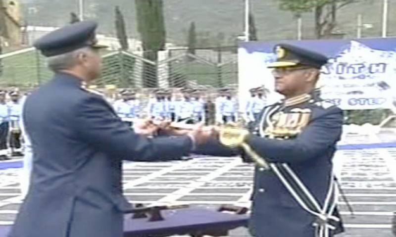 Mujahid Anwar Khan takes up office of air staff