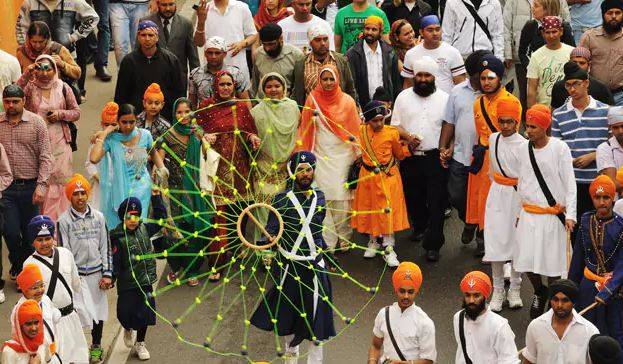 Thousands of Indian Sikhs arrive in Pakistan for Baisakhi festival