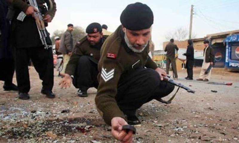 Policeman martyred, six injured in IED blast in Bannu