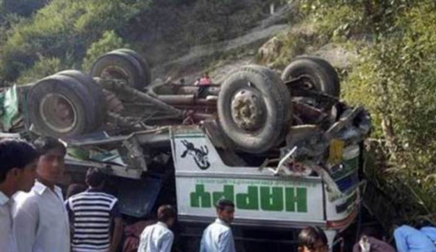At least 19 labourers killed as truck loaded with cement overturned