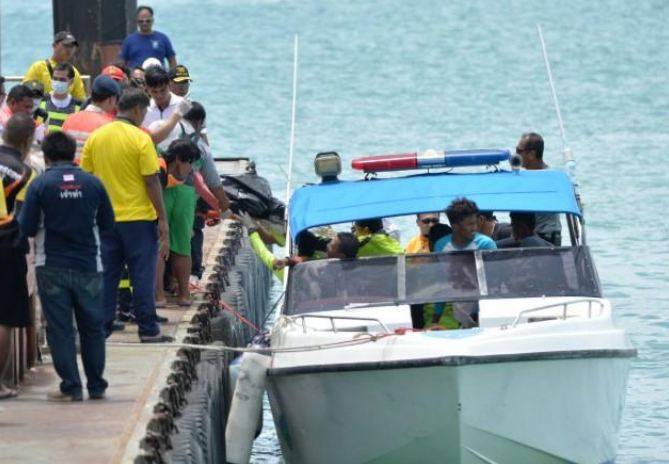21 dead, many more bodies seen after tourist boat capsizes in Thailand