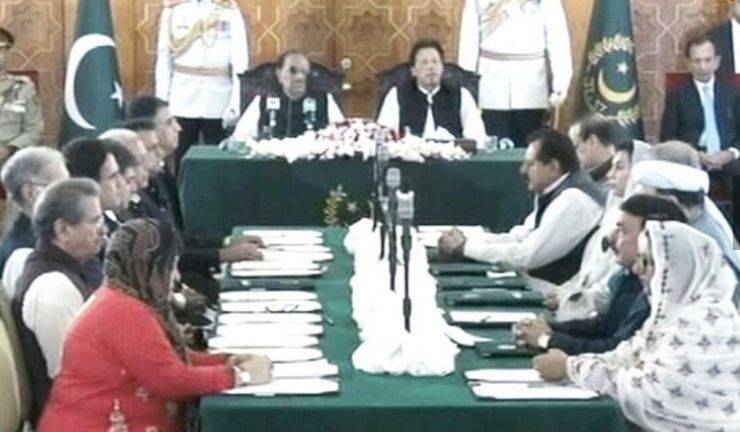 PM Imran Khan’s 21-member cabinet takes oath