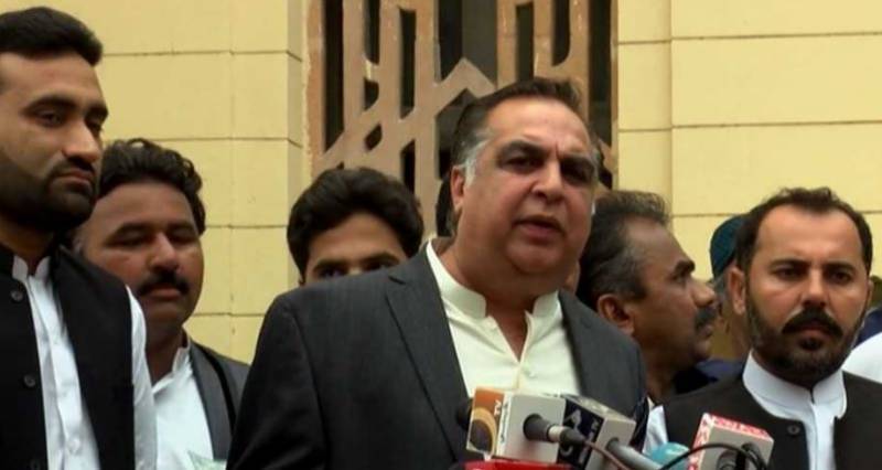Imran Ismail takes oath as Sindh governor