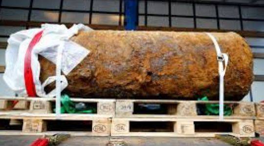 WWII bomb defused after 18,500 evacuated