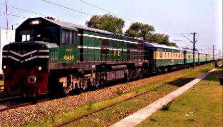 PM Imran inaugurates Mianwali trains 