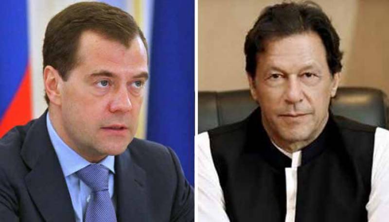 PM Imran meets Russian counterpart, invites him to visit Pakistan