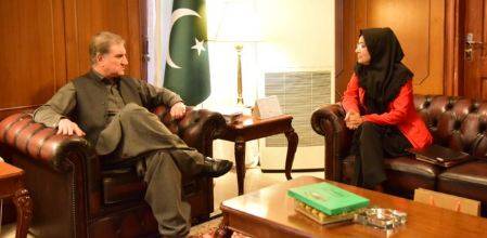 Dr Aafia’s sister meets Shah Mehmood Qureshi