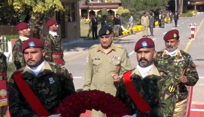 Army chief lauds SSG's services in counter-terrorism operations