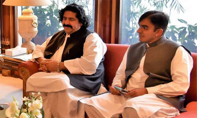 Federal Cabinet orders removal of Ali Wazir, Mohsin Dawar's names from ECL