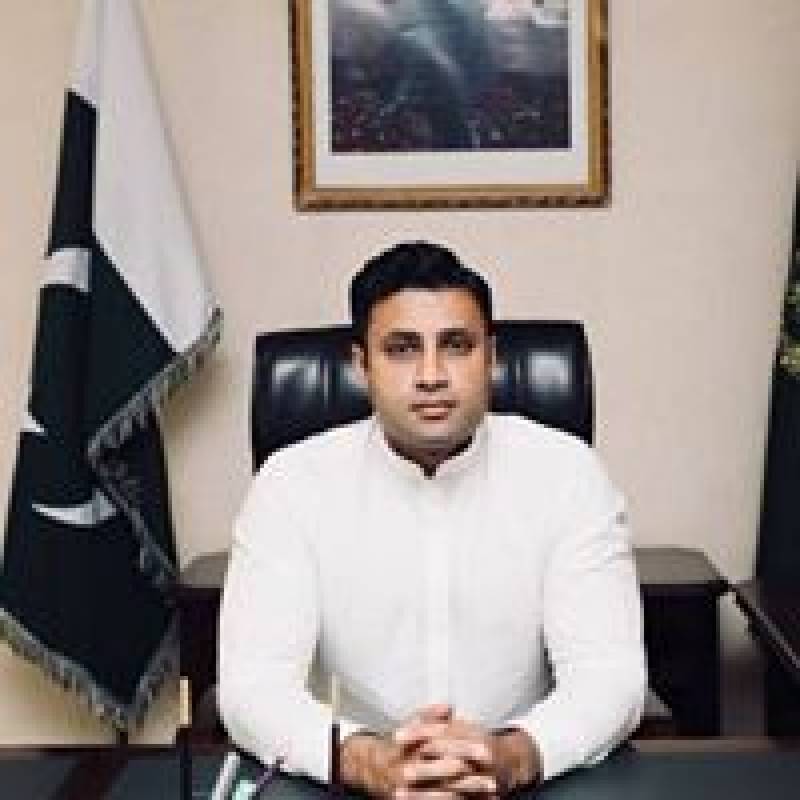 Top court allows Zulfi Bukhari to work as special assistant to PM