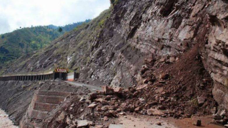 Bodies of nine recovered from landslide-trapped van on Karakoram Highway