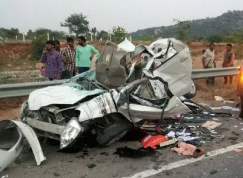 Car-bus collision claims three lives in Hasilpur