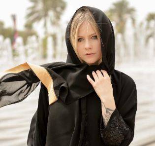 Avril Lavigne's abaya-clad pictures stun everyone