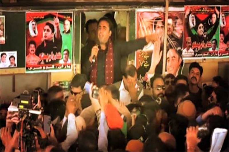 Bilawal kicks off PPP train march from Karachi