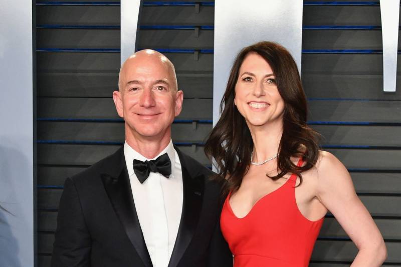 Jeff Bezos to keep 75% of couple's Amazon stock after divorce from MacKenzie