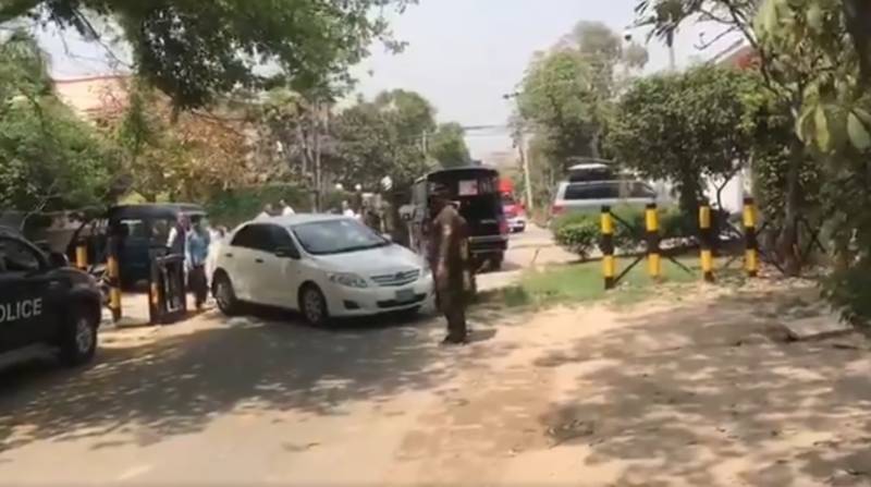NAB team reaches Lahore's Model Town again to arrest Hamza Shehbaz